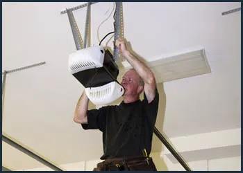 Garage Doors Store Repairs Lincoln Park, MI 248-564-1018 - cont-gdr-door-opener-08m