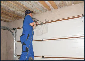 Garage Doors Store Repairs Lincoln Park, MI 248-564-1018 - cont-gdr-door-repair-08m